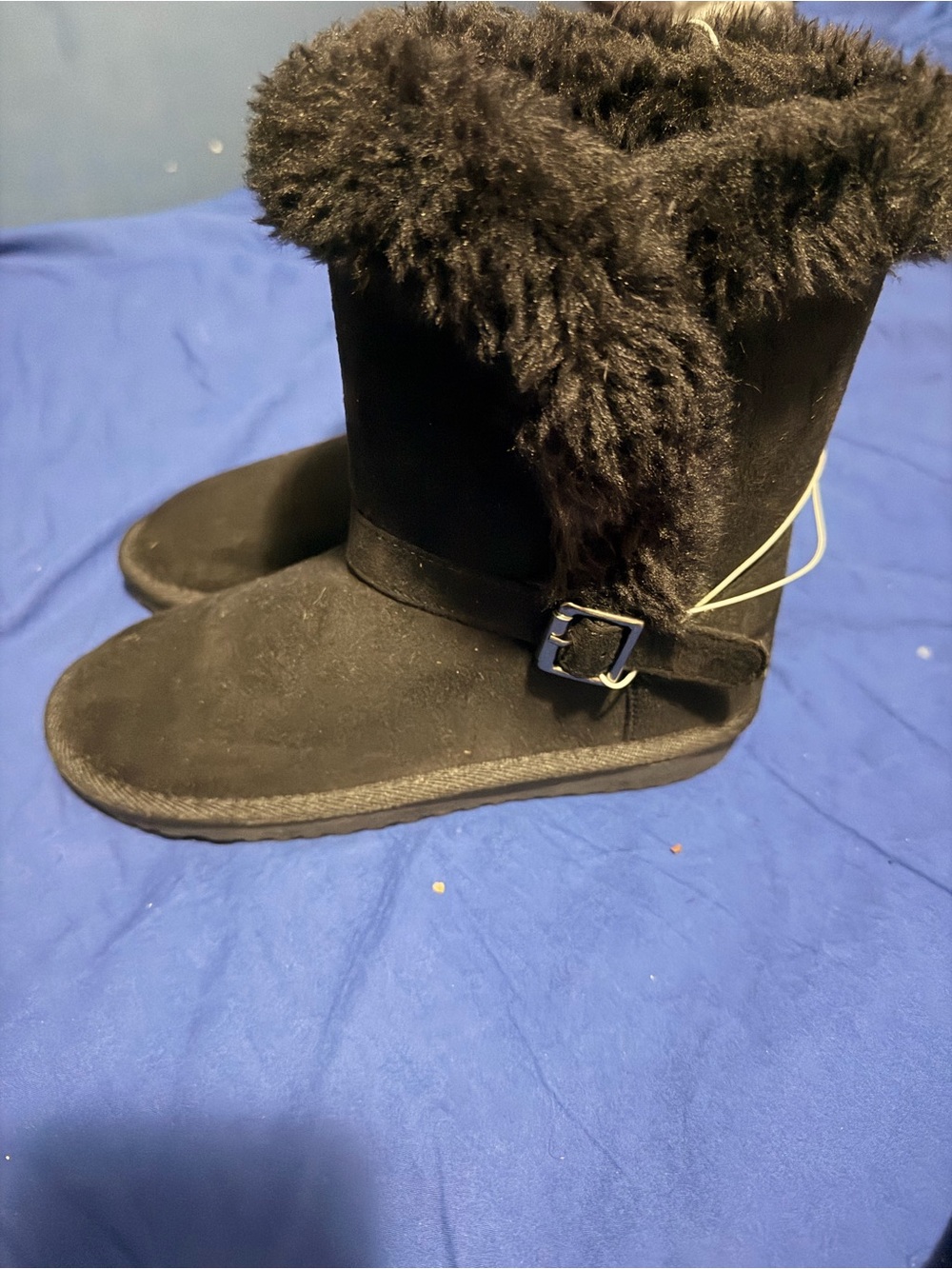 New-Never worn Girls Black Faux Fur Buckle Winter Boots